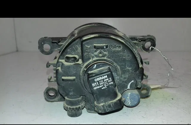 Phare antibrouillard avant droit Renault MEGANE III 3-5 portes (BZ0-1_, B3_) 2.0 dci (bz0y) (2010) occasion
