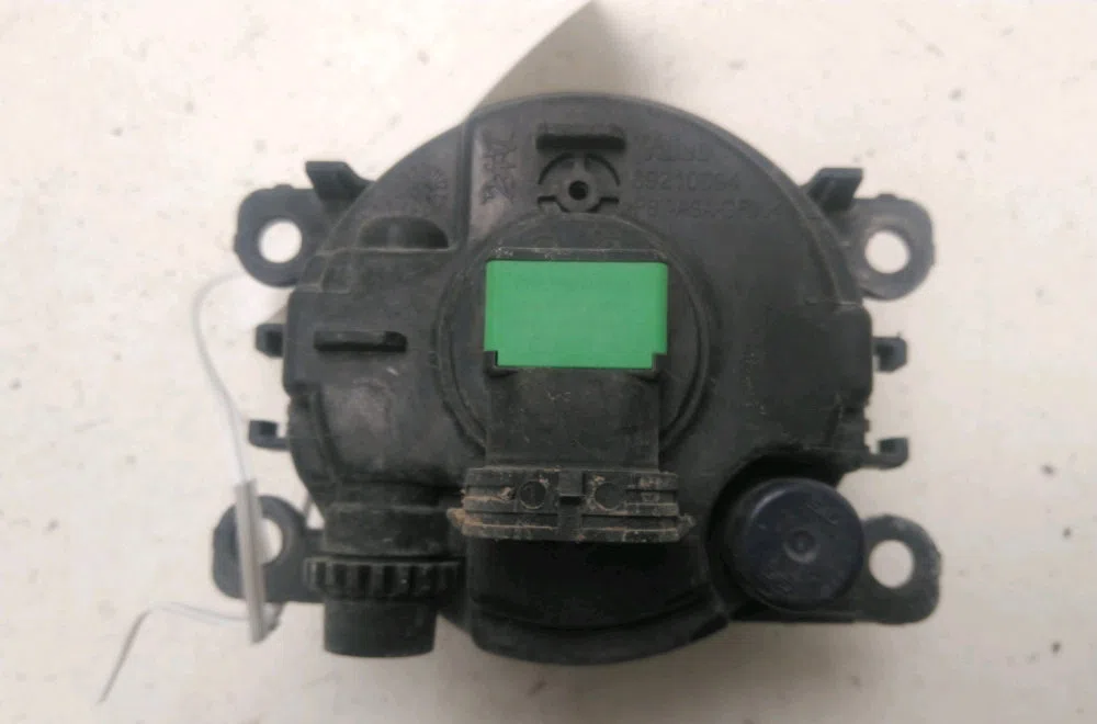 Phare antibrouillard avant droit Renault MEGANE III Coupé (DZ0-1_) 1.5 dci (dz09, dz0d, dz1f, dz1g, dz14, dz29) (2009-20