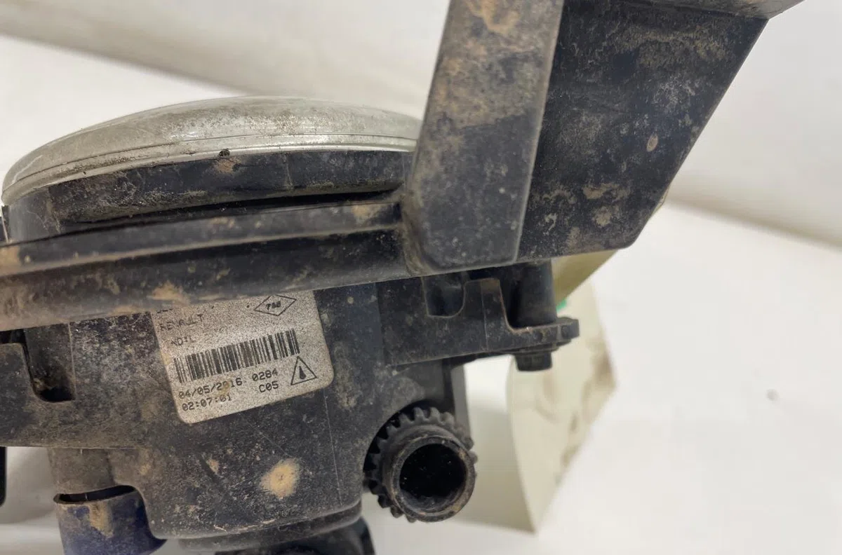 Phare antibrouillard avant droit Renault MEGANE III Grandtour (KZ0-1) 1.5 dci (kz09, kz0d, kz1g, kz29, kz14, kz1w, kz10,