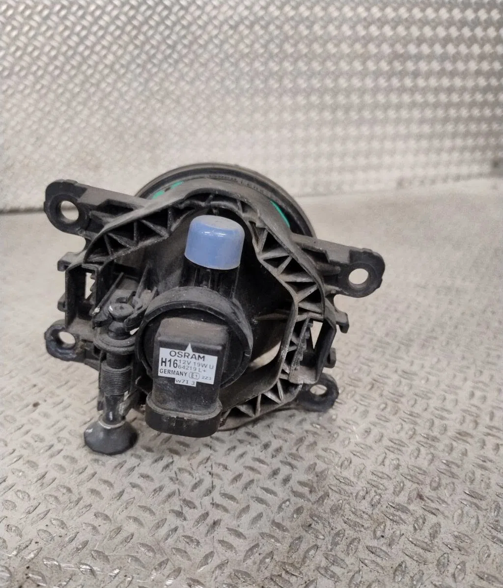 Phare antibrouillard avant droit Renault MEGANE IV 3-5 portes (B9A-M-N_) 1.6 dci 130 (b9a4) (2015) occasion