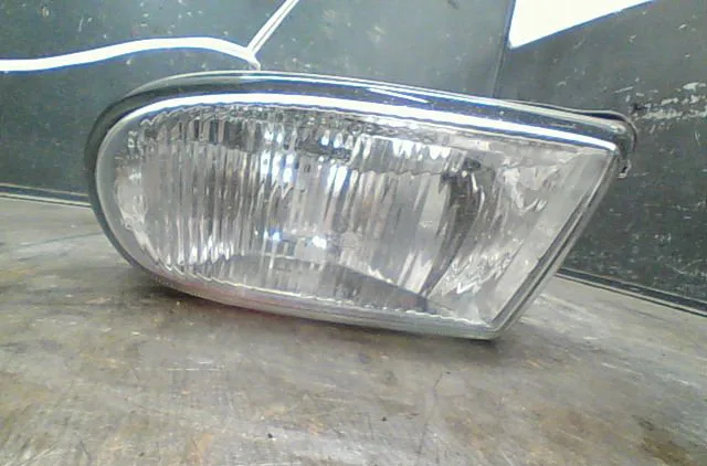 Phare antibrouillard avant droit Renault MEGANE Scenic (JA0-1_) 1.6 e (ja0f) (1996-1999) occasion