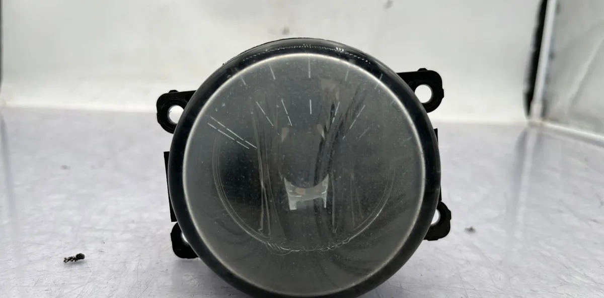 Phare antibrouillard avant droit RENAULT SCENIC 3 PHASE 1 occasion