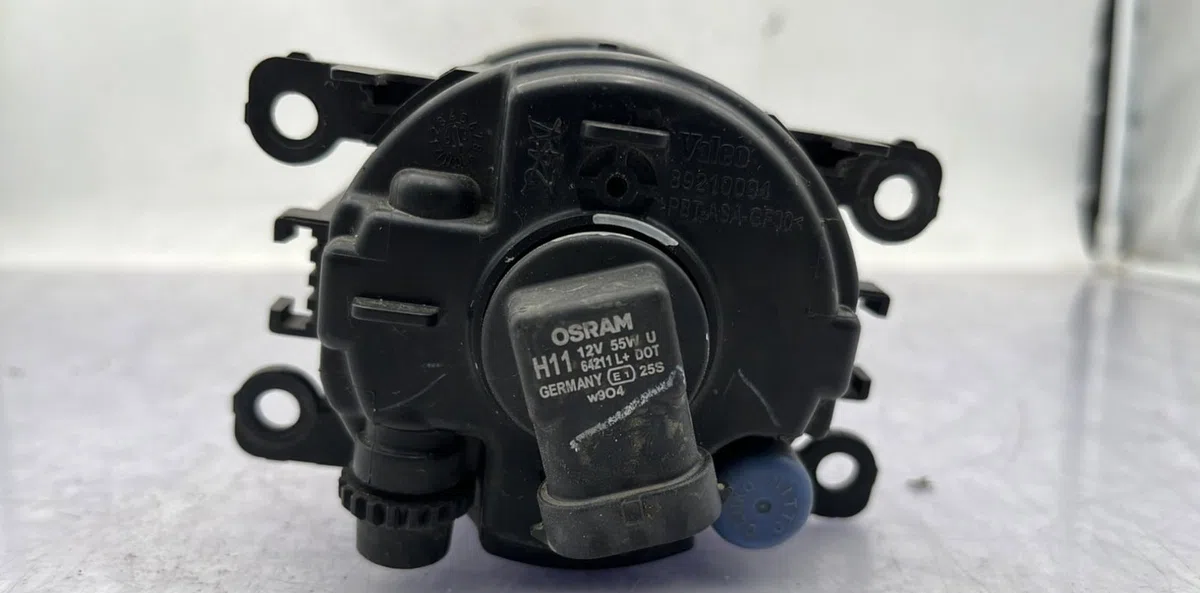Phare antibrouillard avant droit RENAULT SCENIC 3 PHASE 1 occasion