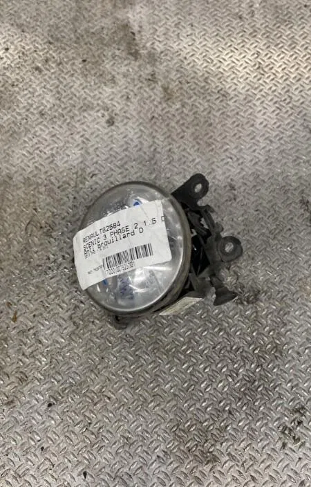 Phare antibrouillard avant droit RENAULT SCENIC 3  SCENIC 3 PHASE 2 occasion