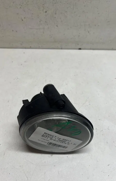 Phare antibrouillard avant droit Renault SCÉNIC I Monospace (JA0-1_, FA0_) 1.6 (ja00, ja16, ja15, ja19, ja1v, ja2b, ja2c