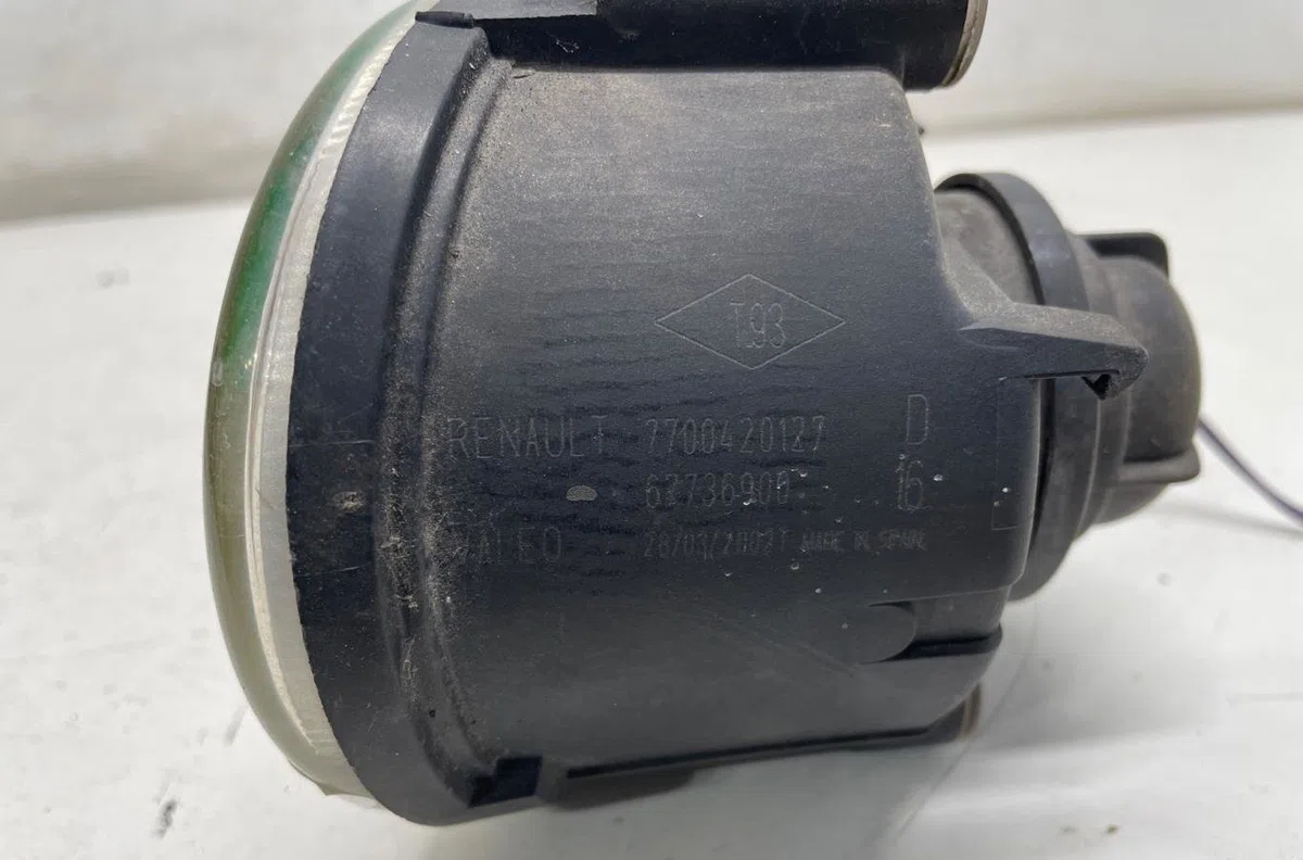 Phare antibrouillard avant droit Renault SCÉNIC I Monospace (JA0-1_, FA0_) 1.8 16v (ja12, ja1r, ja1m, ja1a) (2001-2003) 