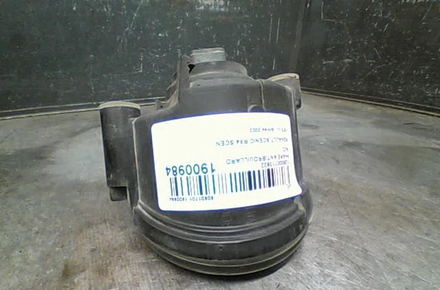 Phare antibrouillard avant droit Renault SCÉNIC I Monospace (JA0-1_, FA0_) 1.9 dci rx4 (2000-2003) occasion