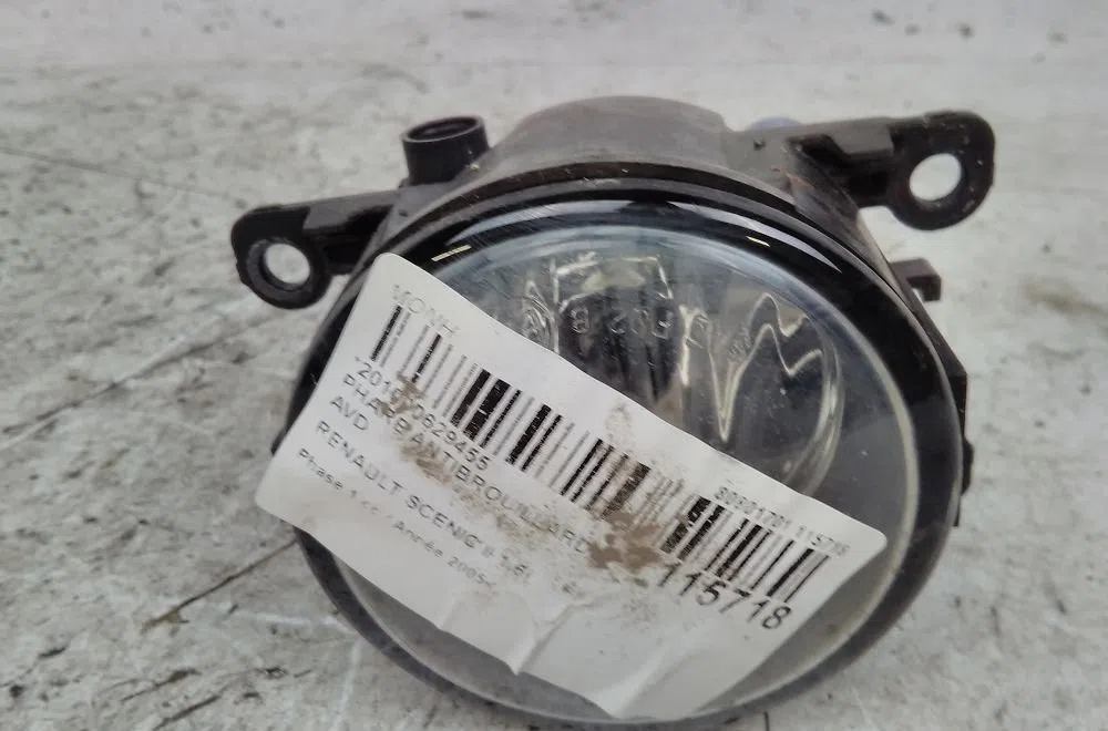 Phare antibrouillard avant droit RENAULT SCENIC II  1.6i 110ch occasion