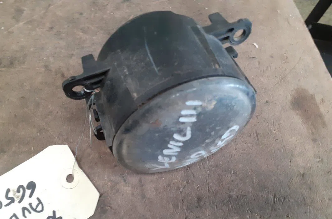 Phare antibrouillard avant droit Renault SCÉNIC III (JZ0-1_) 1.5 dci (2009) 5 portes occasion