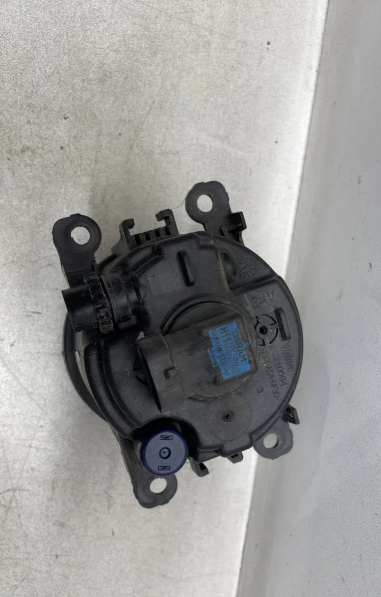 Phare antibrouillard avant droit Renault SCÉNIC III (JZ0-1_) 1.5 dci (jz02, jz0r) (2010) occasion