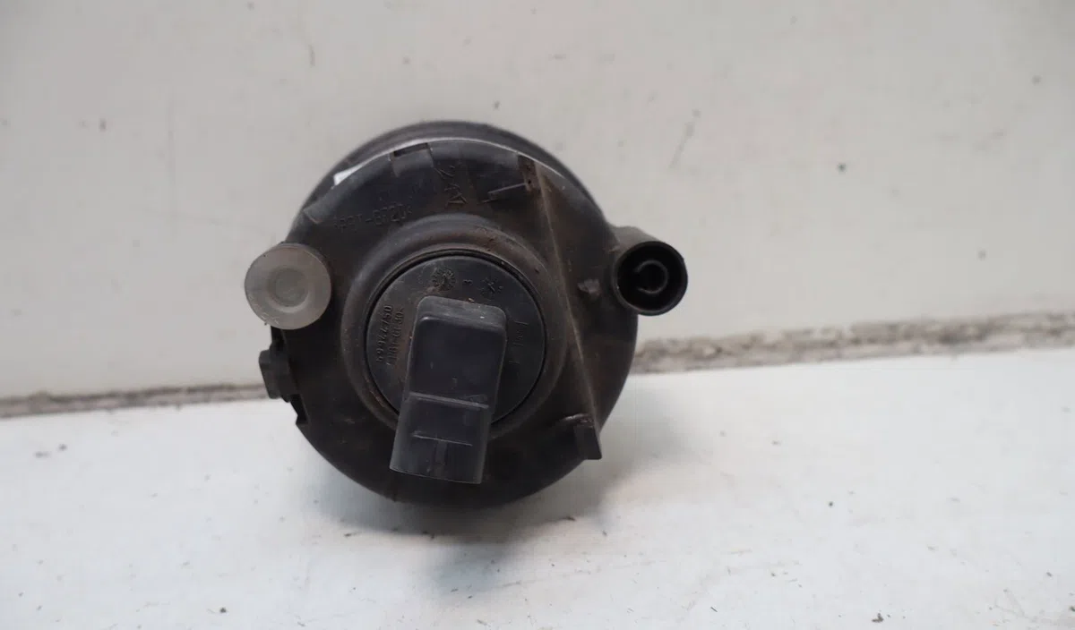 Phare antibrouillard avant droit Renault TWINGO I (C06_) 1.2 16v (c06c, c06d, c06k) (2001-2007) 3 portes occasion