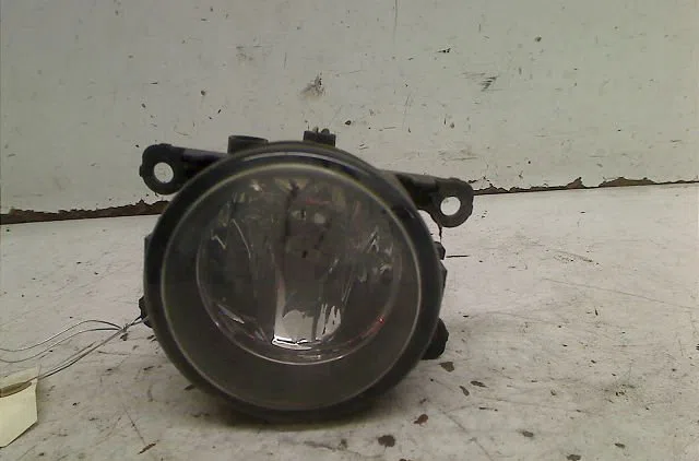 Phare antibrouillard avant droit Renault TWINGO II (CN0_) 1.2 16v (cn04, cn0a, cn0b) (2007-2014) 3 portes occasion