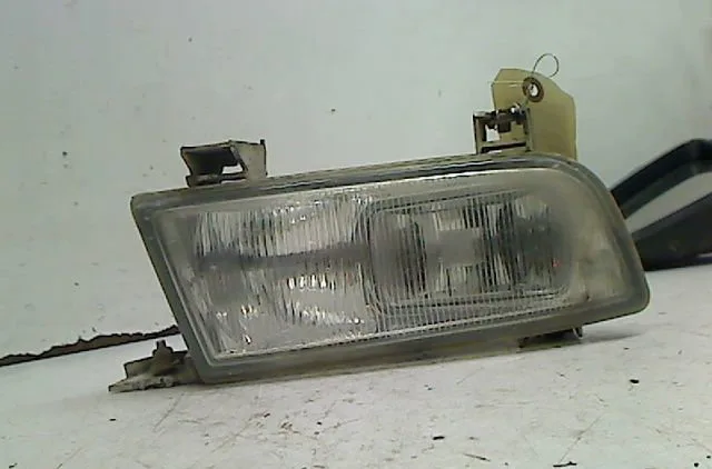 Phare antibrouillard avant droit Saab 9-5 Break (YS3E) 2.2 tid (2002-2009) occasion