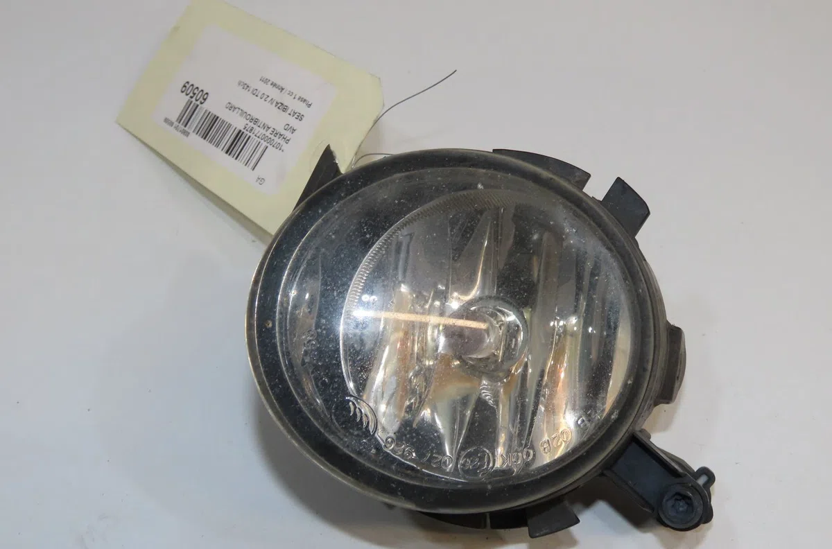 Phare antibrouillard avant droit Seat IBIZA IV (6J5, 6P1) 2.0 tdi (2010-2015) occasion