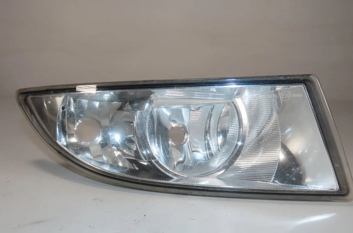 Phare antibrouillard avant droit Skoda FABIA II (542) 1.6 tdi (2010-2014) occasion