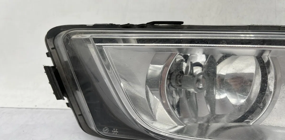 Phare antibrouillard avant droit SKODA OCTAVIA 3 PHASE 1 occasion