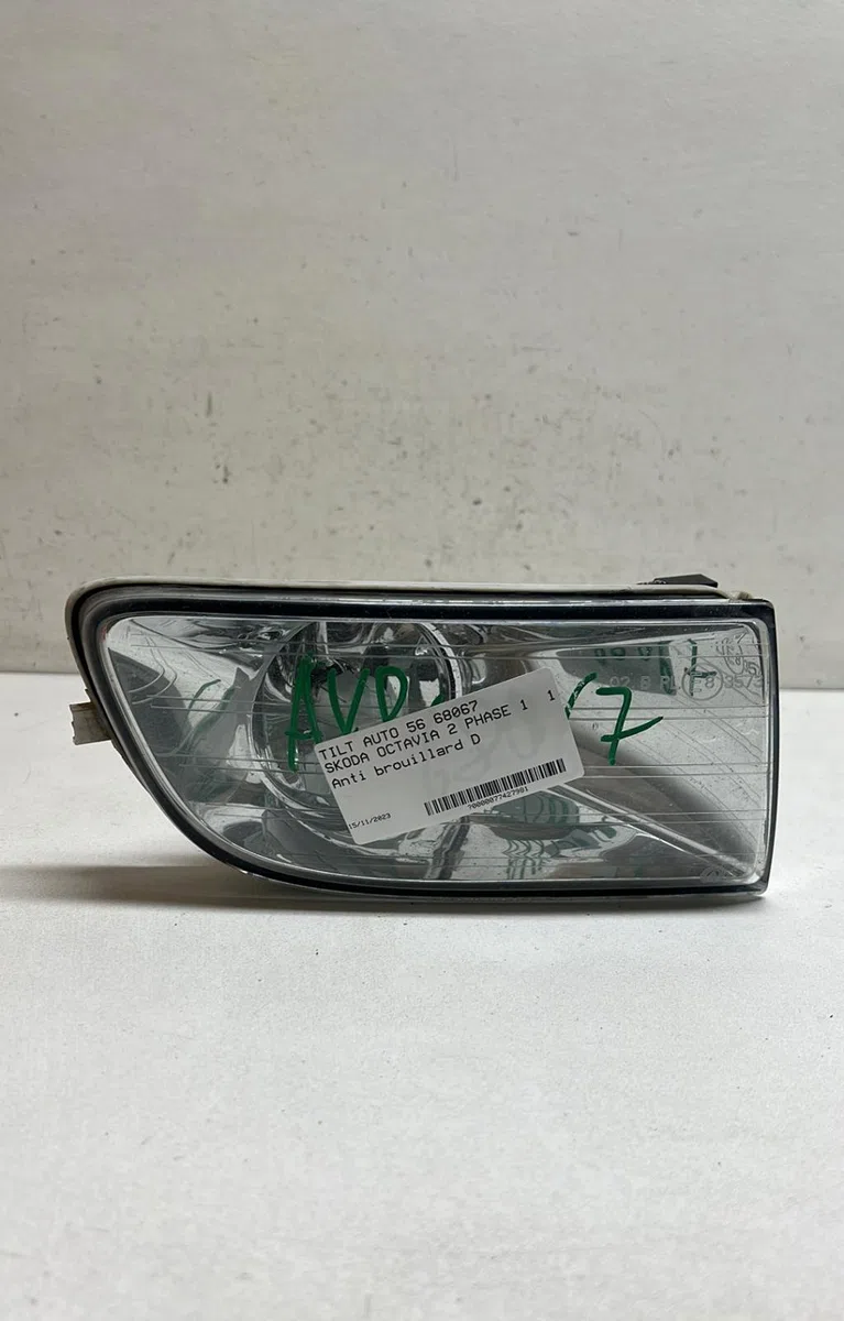Phare antibrouillard avant droit Skoda OCTAVIA II (1Z3) 1.9 tdi (2004-2010) occasion