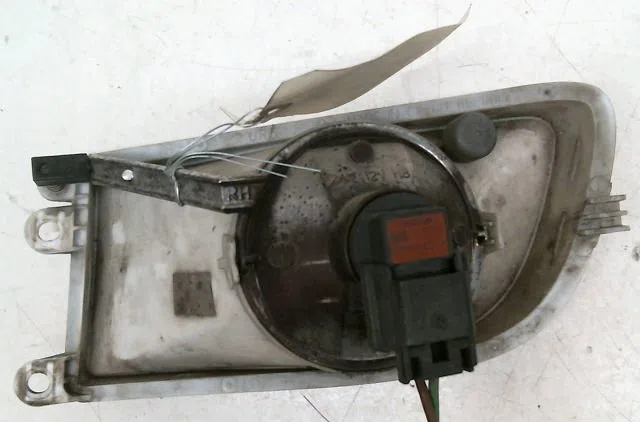Phare antibrouillard avant droit Skoda OCTAVIA II (1Z3) 2.0 tdi (2010-2013) occasion