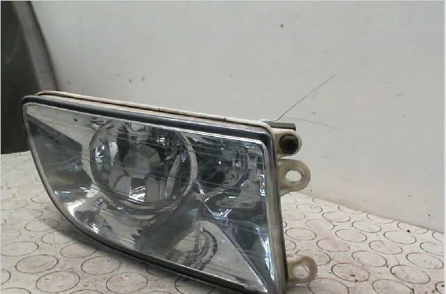 Phare antibrouillard avant droit Skoda OCTAVIA II Combi (1Z5) 2.0 tdi 16v (2004-2013) occasion