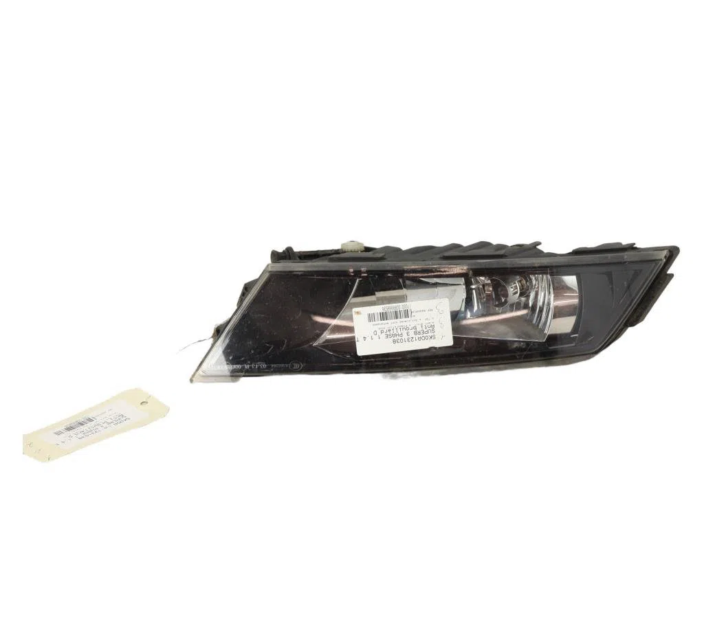 Phare antibrouillard avant droit Skoda SUPERB III (3V3) 1.4 tsi (2015) occasion