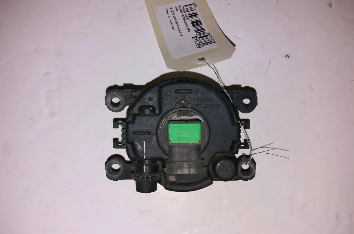 Phare antibrouillard avant droit Suzuki GRAND VITARA II (JT, TE, TD) 1.9 ddis traction intégrale (jt419, td44, jb419wd,.