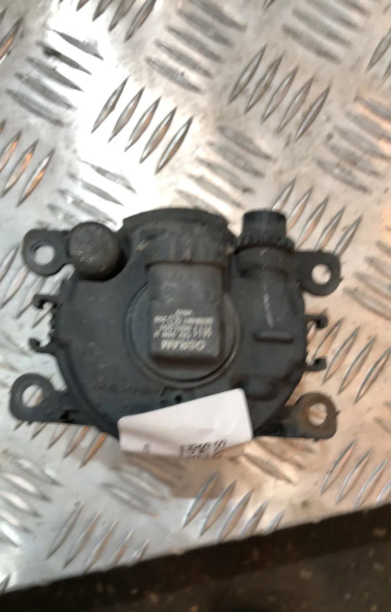 Phare antibrouillard avant droit SUZUKI SWIFT 3 occasion