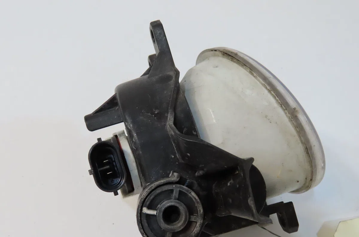 Phare antibrouillard avant droit Toyota AURIS (_E18_) 1.8 hybrid (zwe186_) (2012-2018) occasion