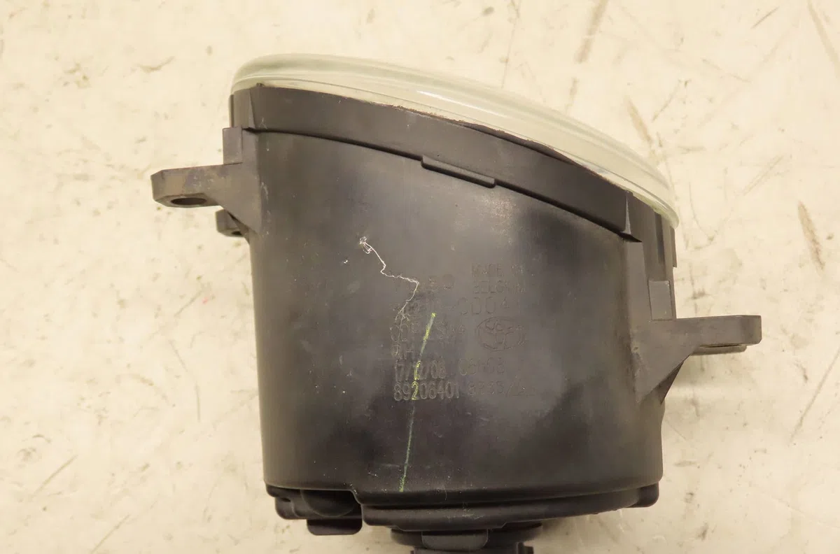 Phare antibrouillard avant droit Toyota AVENSIS Break (_T27_) 2.0 d-4d (adt270_) (2011-2018) occasion