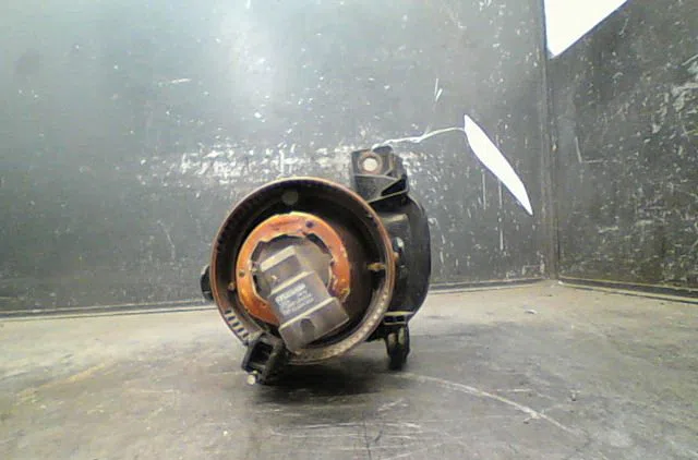 Phare antibrouillard avant droit TOYOTA AVENSIS II phase 1 05-2003--08-2006 occasion