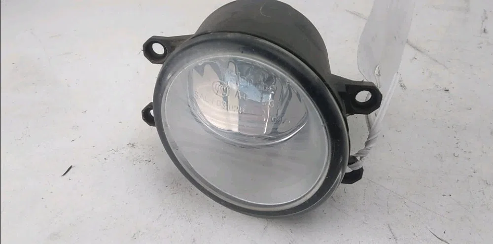 Phare antibrouillard avant droit Toyota RAV 4 III (_A3_) 2.2 d 4wd (ala30_) (2006-2012) occasion