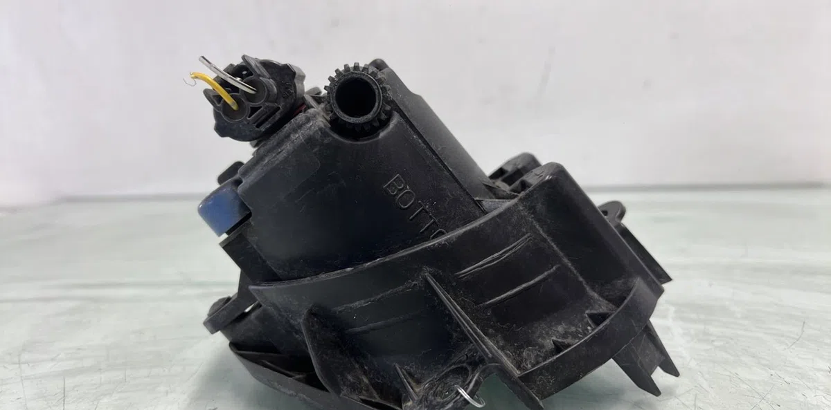 Phare antibrouillard avant droit TOYOTA RAV4 3 PHASE 1 occasion