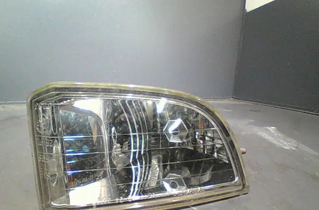 Phare antibrouillard avant droit TOYOTA RAV4 II 2002 occasion