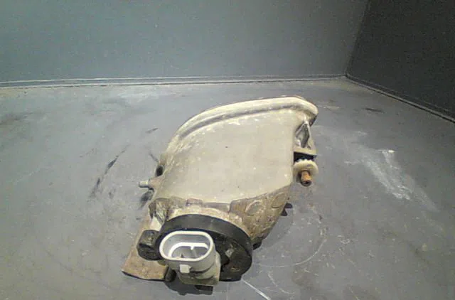 Phare antibrouillard avant droit TOYOTA RAV4 II 2002 occasion