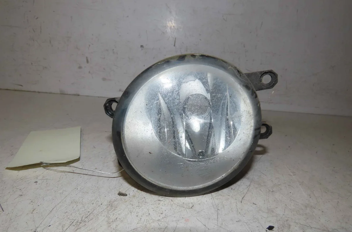 Phare antibrouillard avant droit TOYOTA VERSO occasion