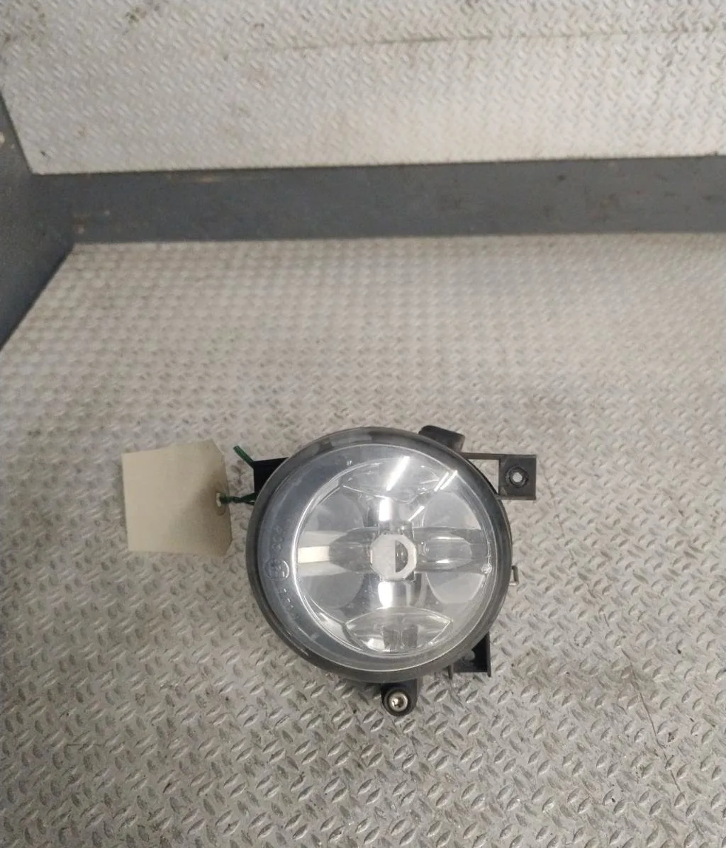 Phare antibrouillard avant droit Volkswagen FOX 3-5 portes (5Z1, 5Z3, 5Z4) 1.4 tdi (2005-2009) occasion