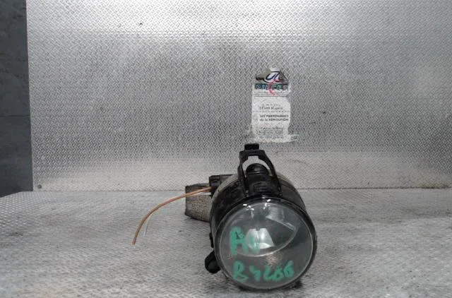 Phare antibrouillard avant droit VOLKSWAGEN GOLF 5  GOLF 5 occasion