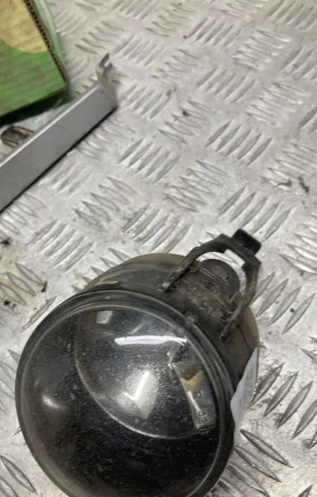 Phare antibrouillard avant droit VOLKSWAGEN GOLF 5 occasion