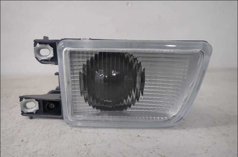 Phare antibrouillard avant droit VOLKSWAGEN GOLF III 1.9 TDI 90ch occasion