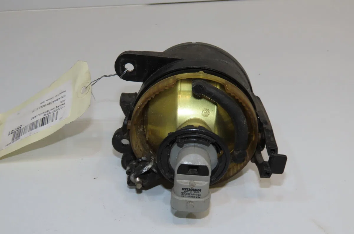 Phare antibrouillard avant droit Volkswagen GOLF V (1K1) 1.6 (2004-2008) occasion