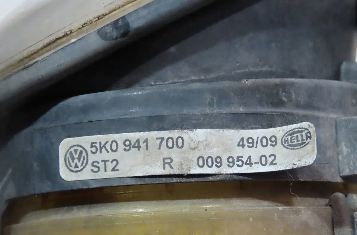 Phare antibrouillard avant droit Volkswagen GOLF VI (5K1) 1.6 tdi (2009-2012) 5 portes occasion
