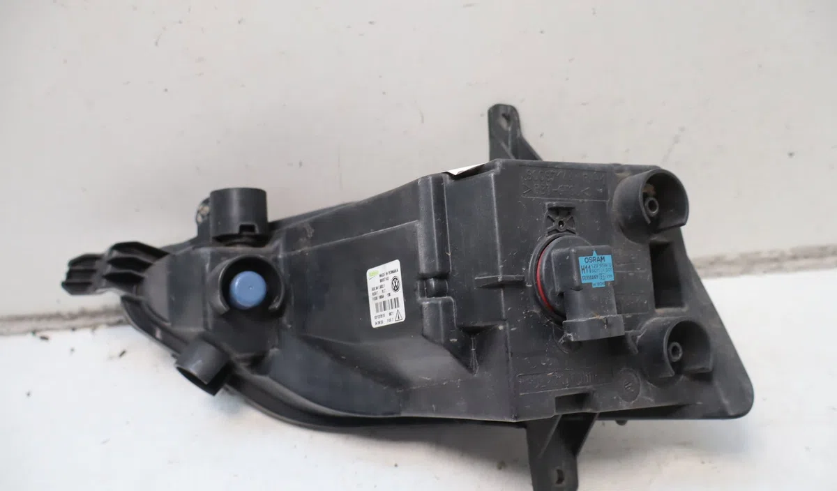 Phare antibrouillard avant droit Volkswagen GOLF VII (5G1, BQ1, BE1, BE2) 1.6 tdi (2012-2017) occasion