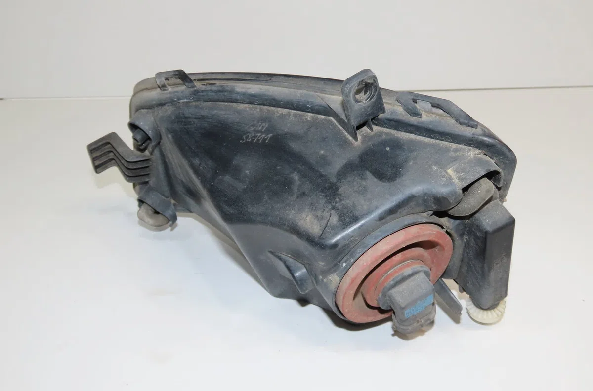 Phare antibrouillard avant droit Volkswagen GOLF VII (5G1, BQ1, BE1, BE2) 1.6 tdi (2012-2017) occasion