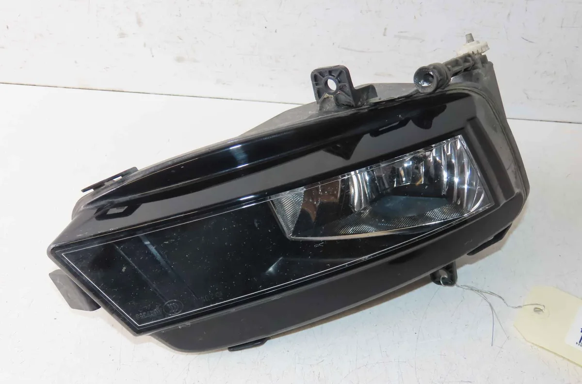 Phare antibrouillard avant droit VOLKSWAGEN GOLF VII occasion