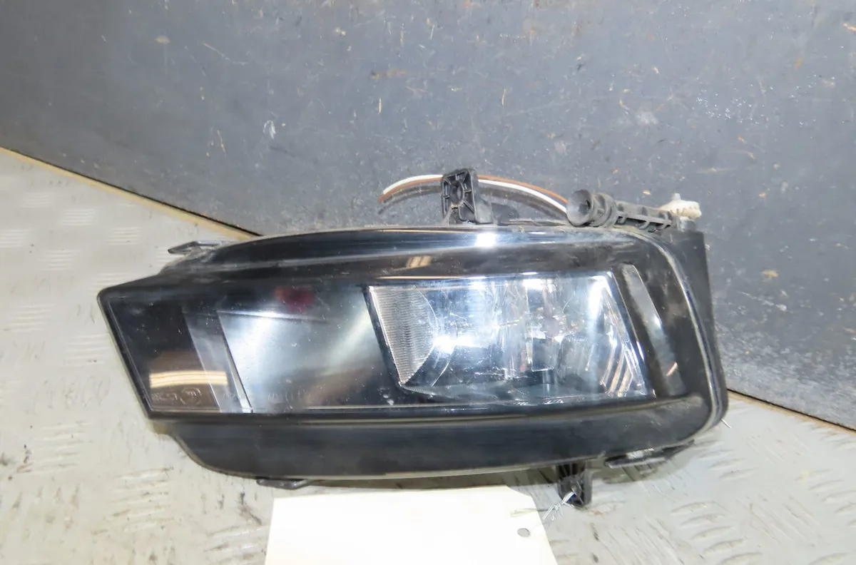 Phare antibrouillard avant droit Volkswagen GOLF VII Variant (BA5, BV5) 1.4 tsi (2014-2020) occasion