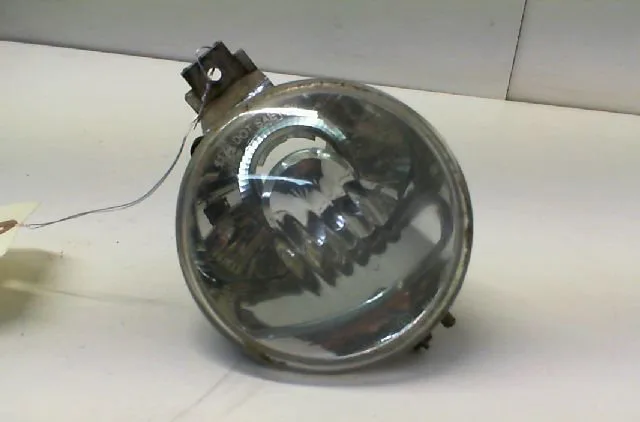 Phare antibrouillard avant droit VOLKSWAGEN LUPO Phase 1 10-1998--06-2005 occasion