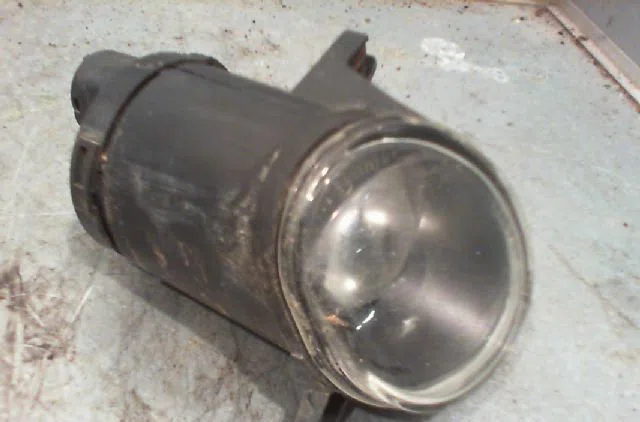 Phare antibrouillard avant droit VOLKSWAGEN PASSAT 2002 occasion