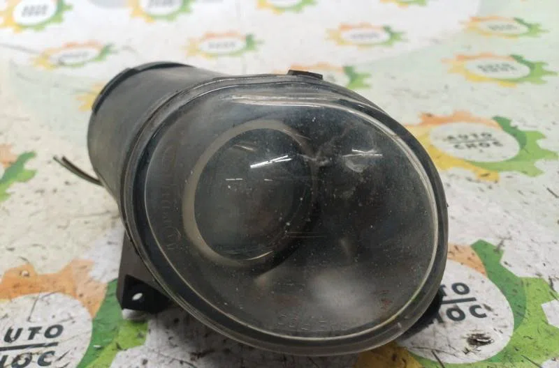 Phare antibrouillard avant droit VOLKSWAGEN PASSAT 4 PHASE 2 BREAK occasion