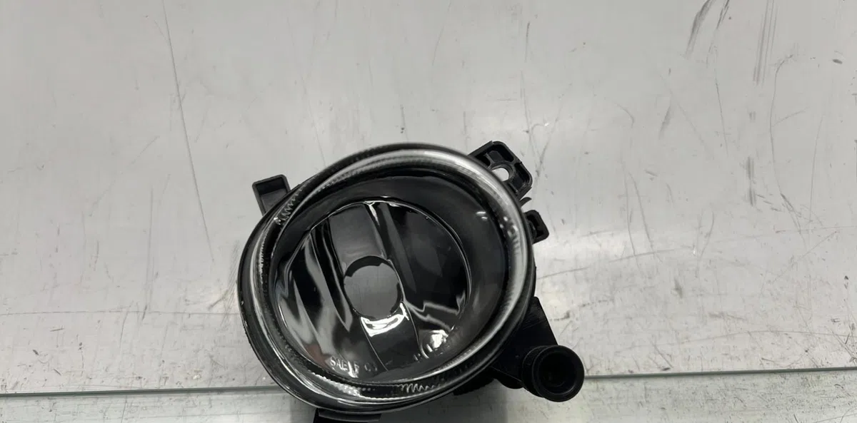 Phare antibrouillard avant droit VOLKSWAGEN PASSAT 6 occasion