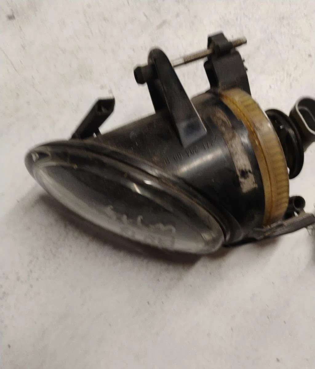 Phare antibrouillard avant droit Volkswagen PASSAT B6 (3C2) 1.9 tdi (2005-2010) 4 portes occasion