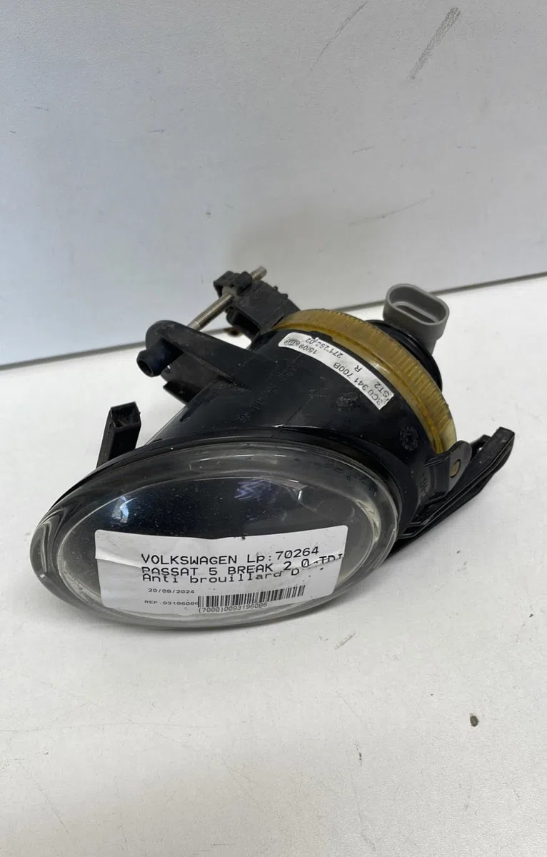 Phare antibrouillard avant droit Volkswagen PASSAT B6 Variant (3C5) 2.0 tdi 16v (2005-2010) 5 portes occasion